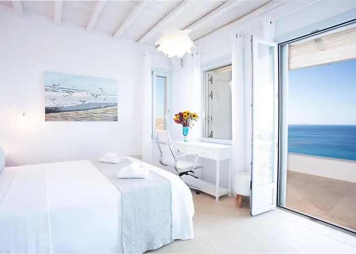 Beachfront Luxury Santa Barbara Villa Áno Merá